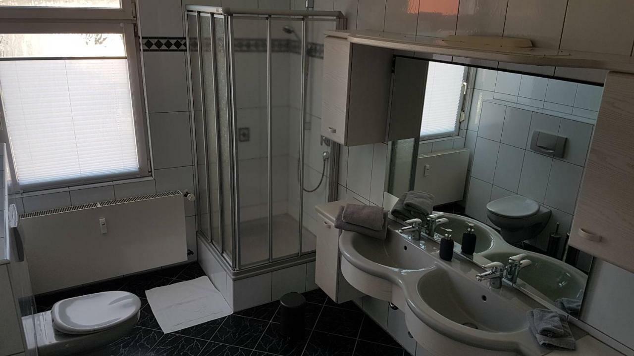 Zimmervermietung Muelheim Mülheim an der Ruhr Exterior foto